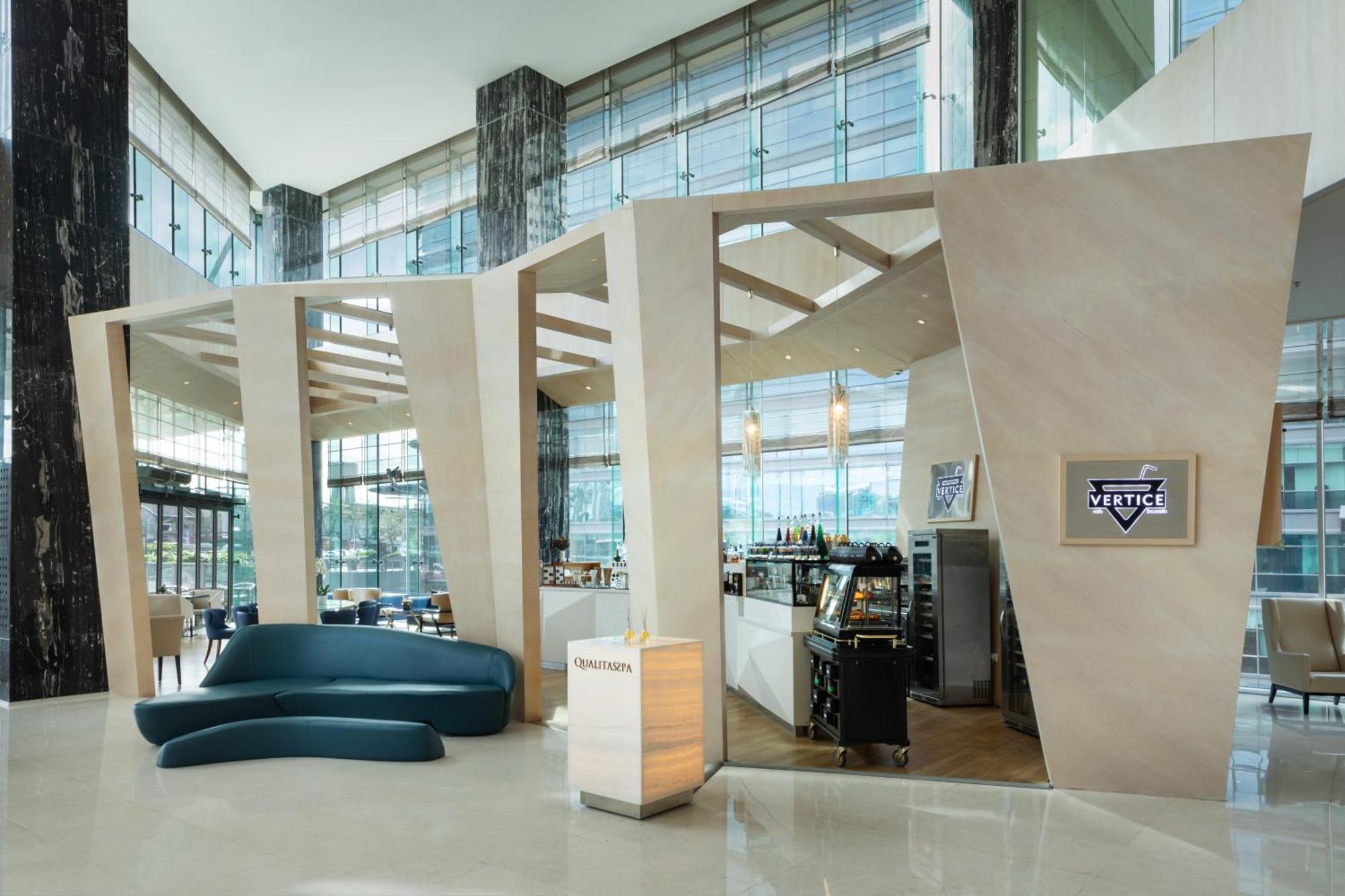 Wyndham Grand Istanbul Levent Hotel & Conference Center Exterior foto Vertex International School